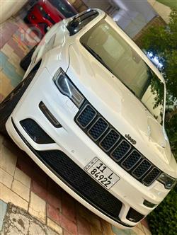 جیپ گراند شیرۆکی